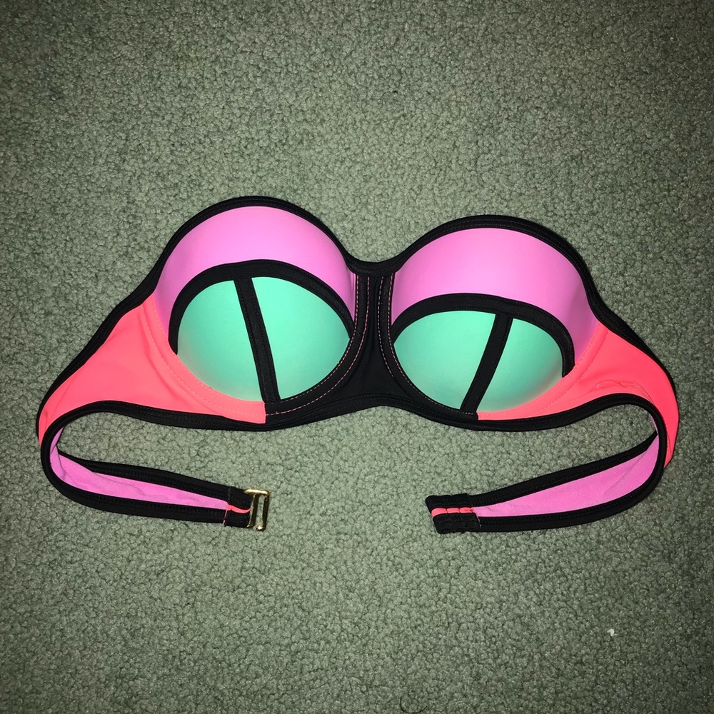 Color block bikini top